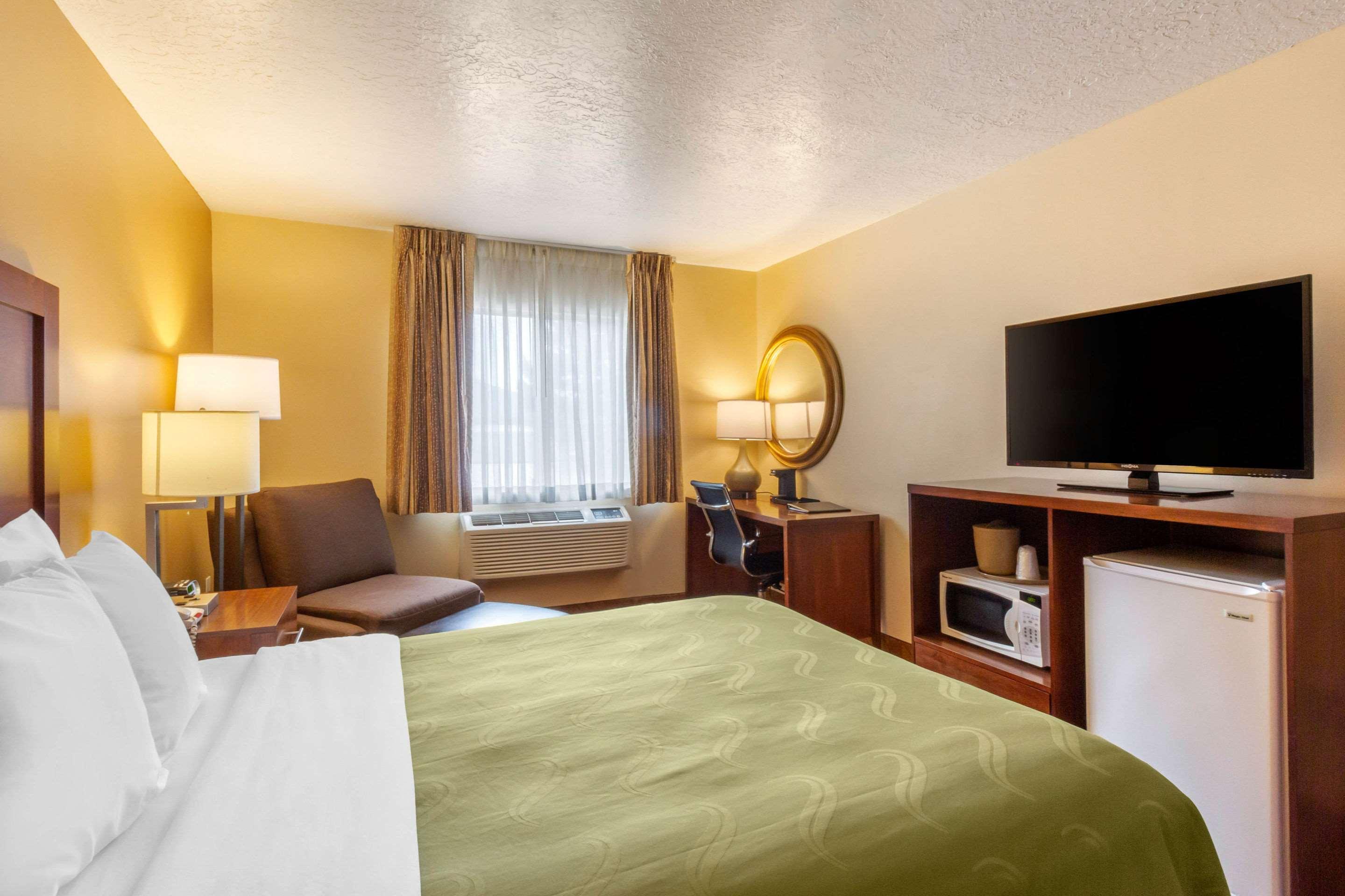 Quality Inn Logan Near University Екстер'єр фото