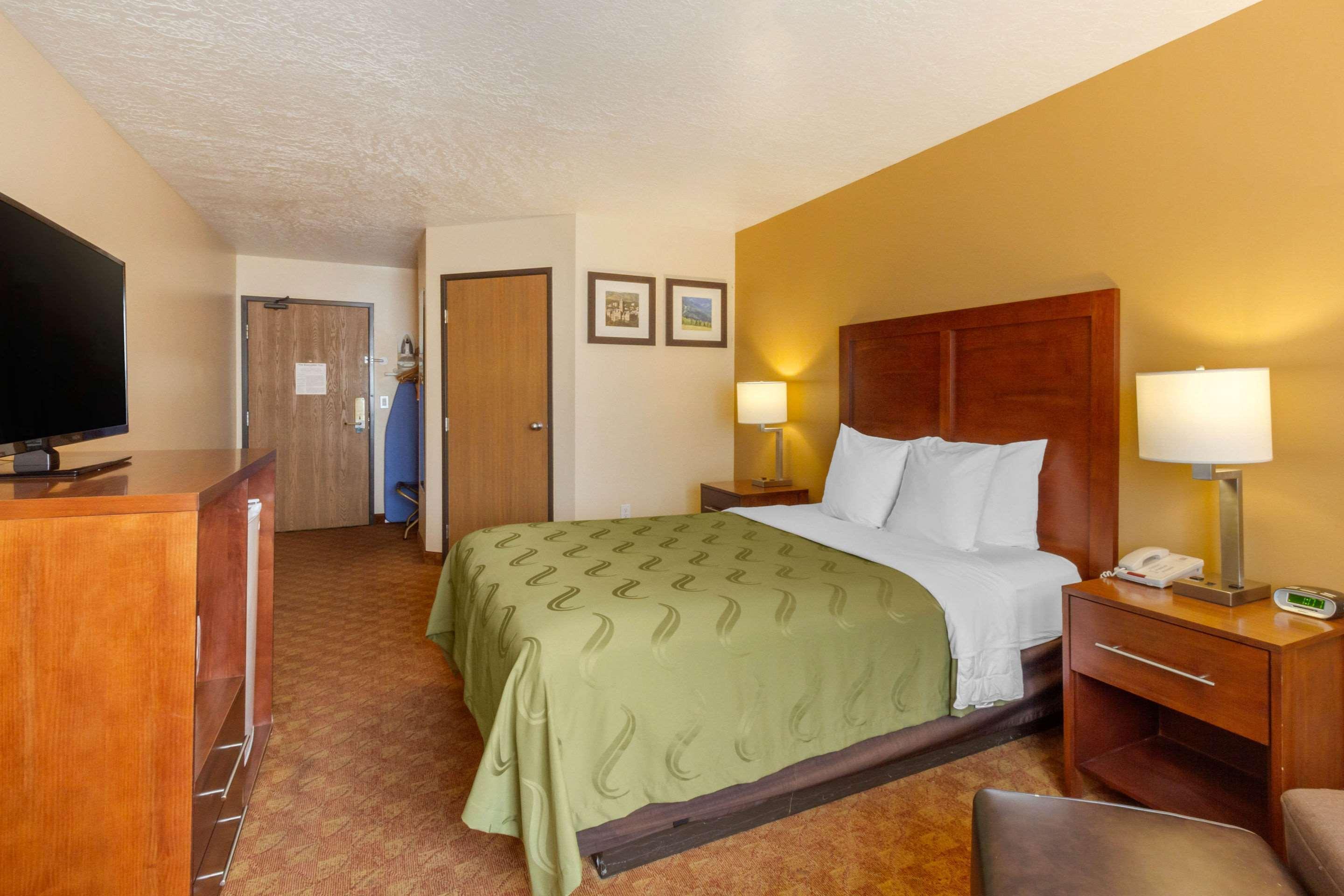 Quality Inn Logan Near University Екстер'єр фото