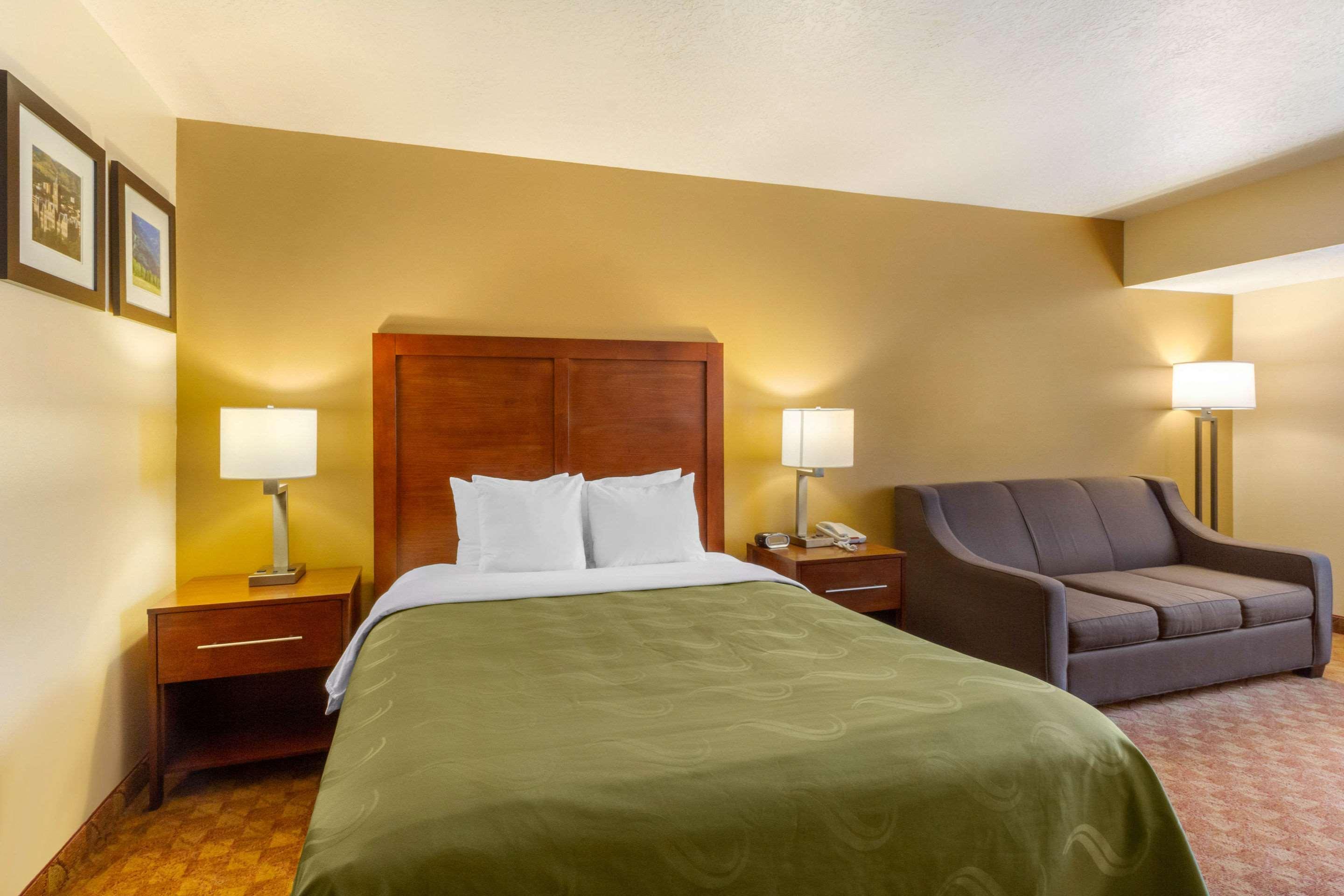 Quality Inn Logan Near University Екстер'єр фото