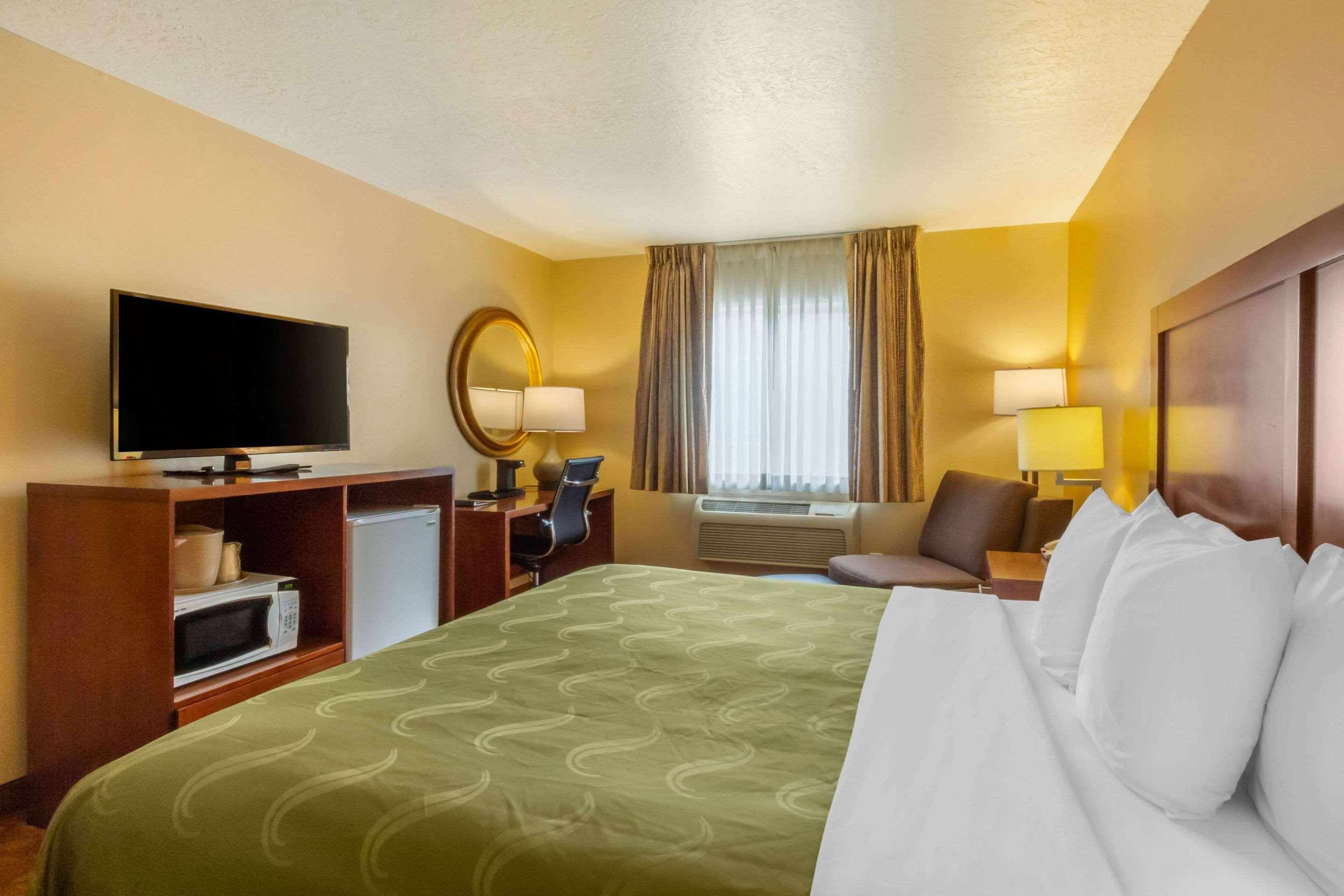 Quality Inn Logan Near University Екстер'єр фото