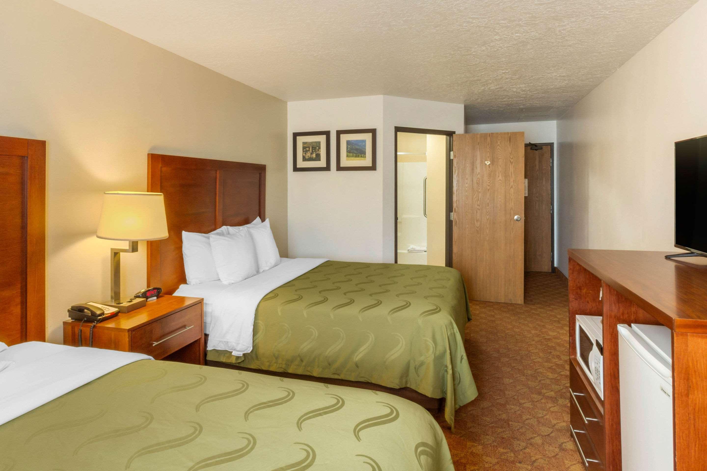 Quality Inn Logan Near University Екстер'єр фото