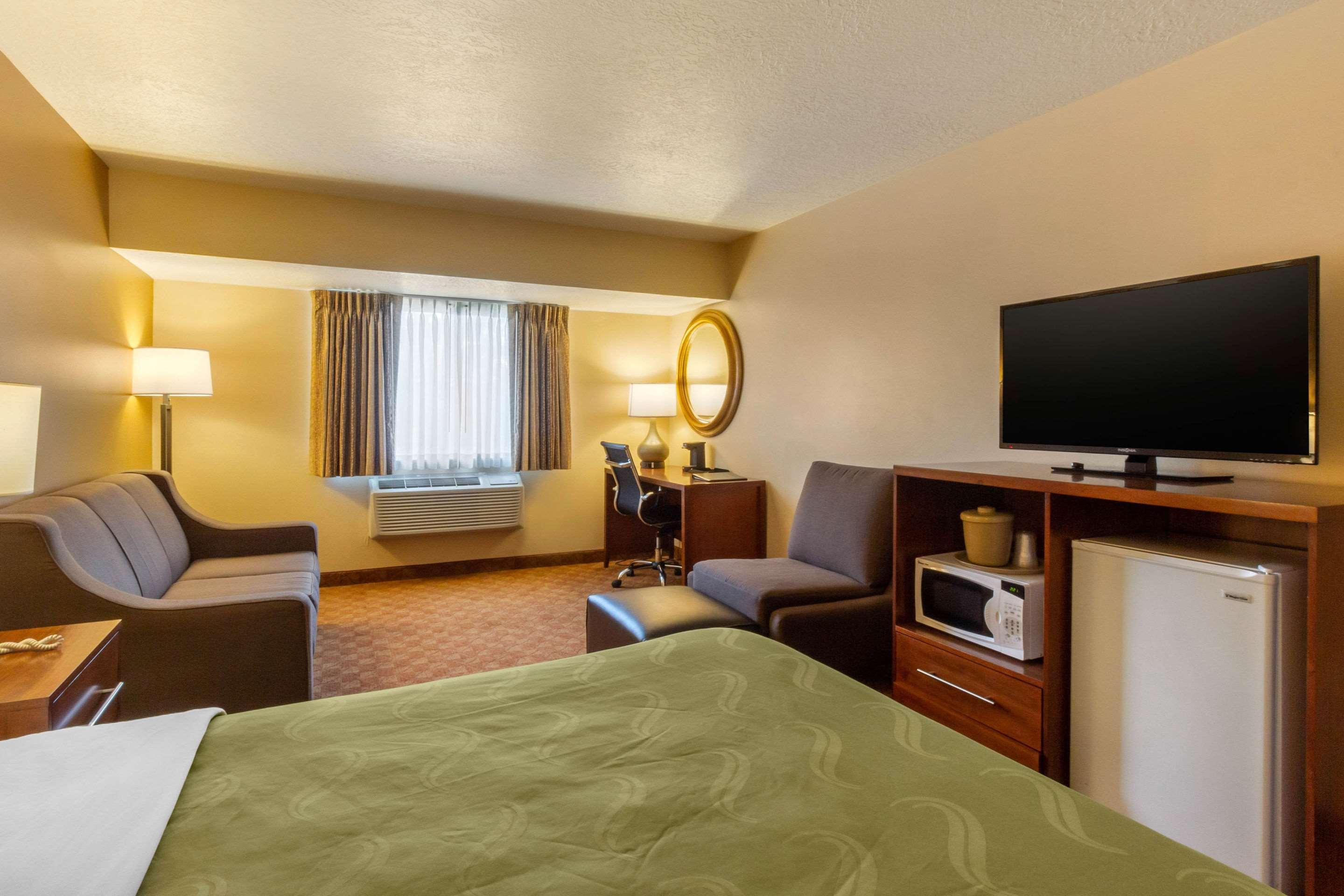 Quality Inn Logan Near University Екстер'єр фото