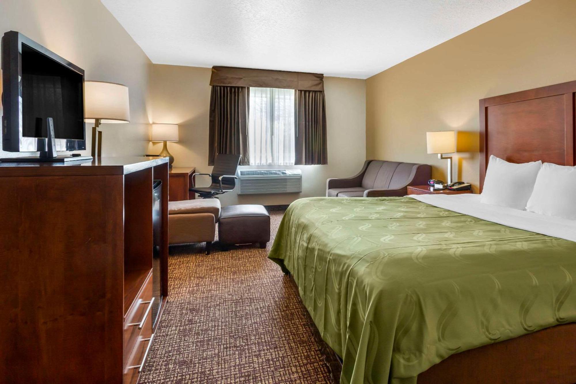 Quality Inn Logan Near University Екстер'єр фото