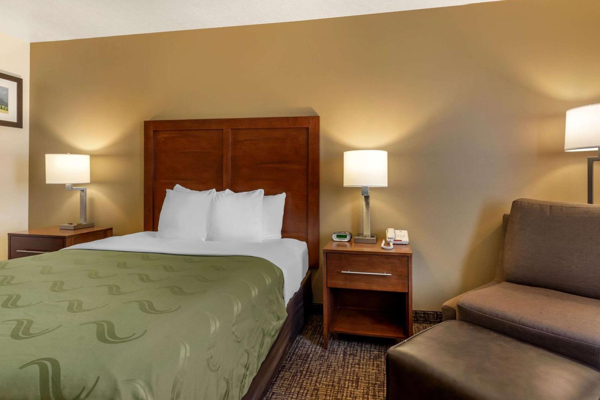 Quality Inn Logan Near University Екстер'єр фото