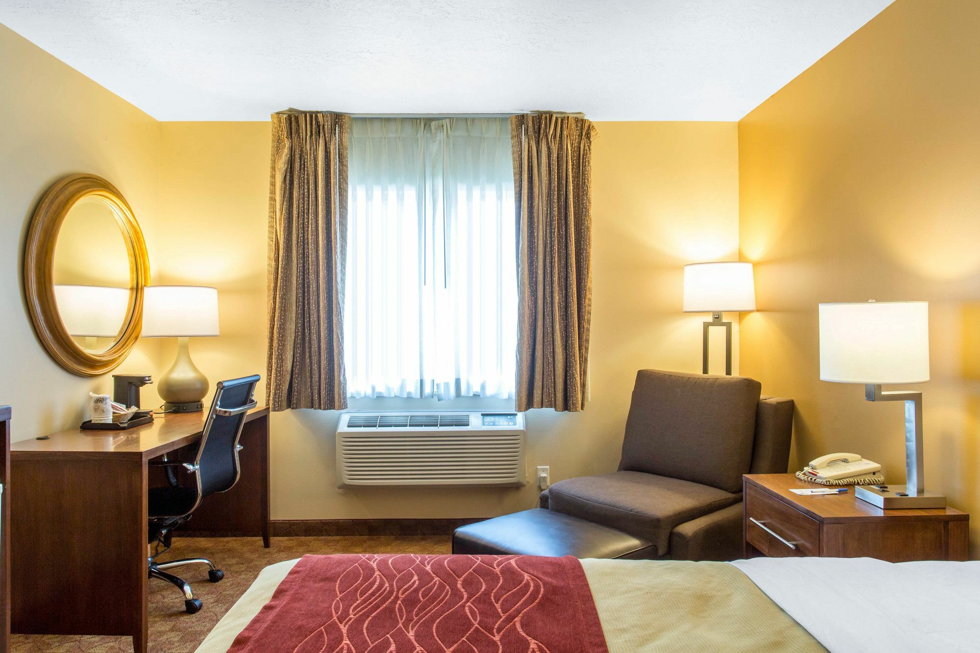 Quality Inn Logan Near University Екстер'єр фото